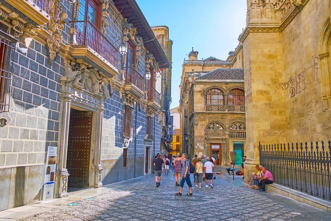 Granada Tay Ban Nha - Palacio de la Madraza