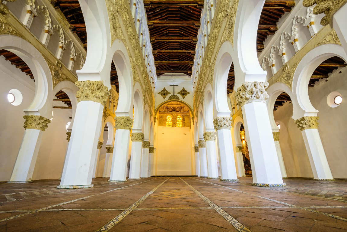 Toledo Tây Ban Nha - Nội thất Giáo đường Do Thái Santa María la Blanca