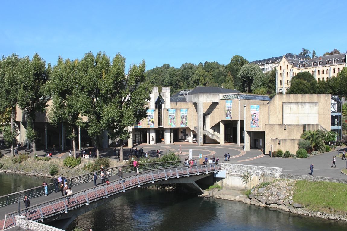 Nhà thờ Đức Mẹ Lộ Đức Ảnh 11