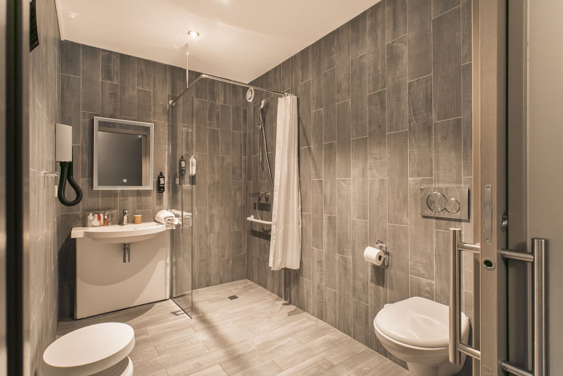 Ibis Avignon Sud (6)