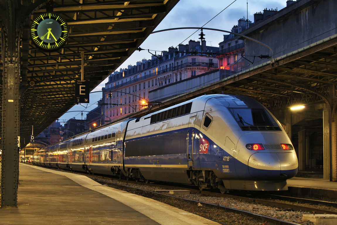 TGV (Train à Grande Vitesse)